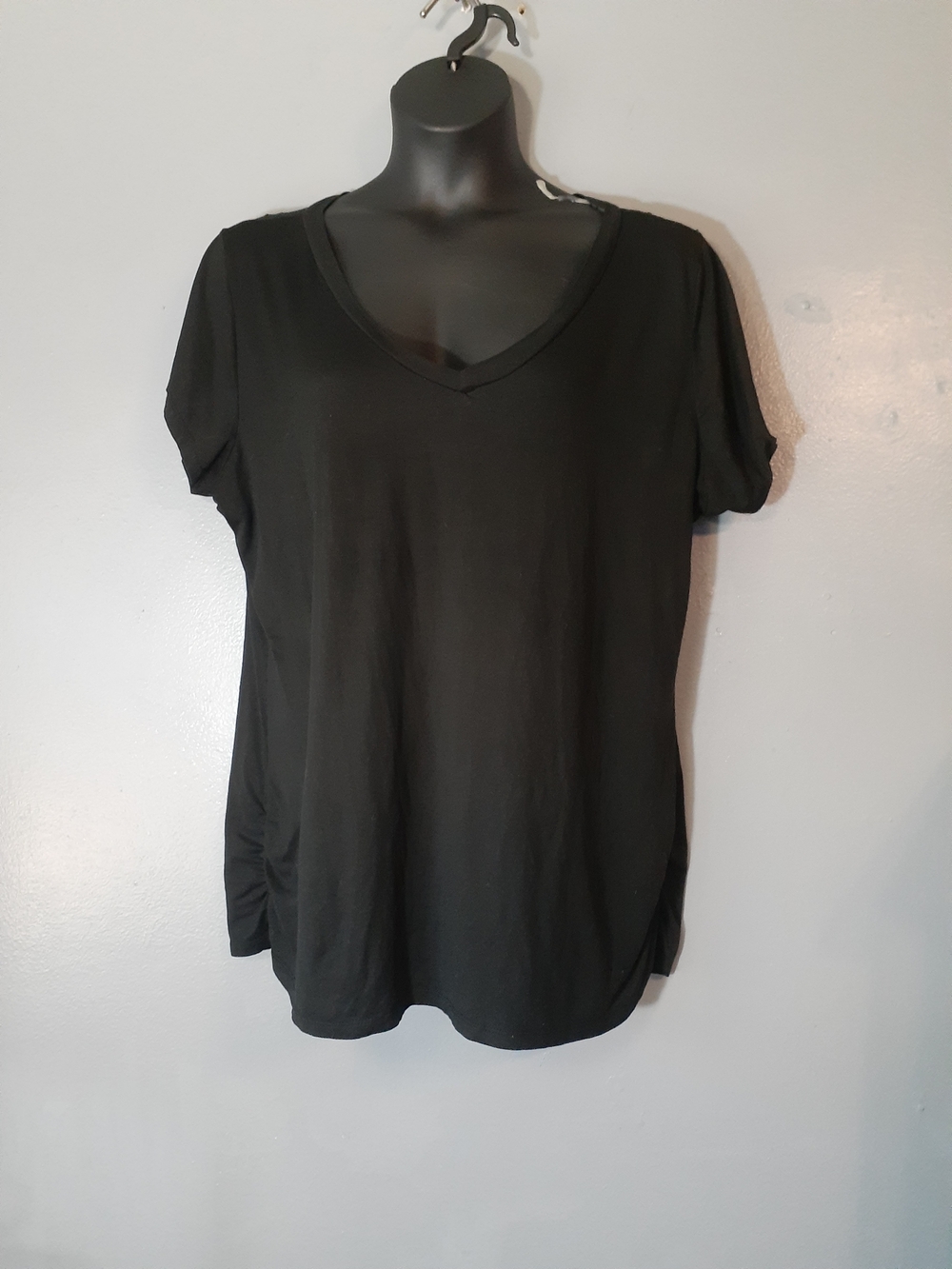 Rouge Collection Black V-Neck Short Sleeve Tee